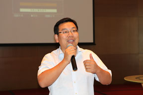 《施工企業管理》雜志社副主編龔煒主持論壇