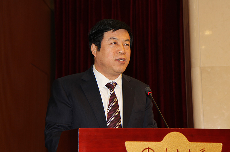 中國(guó)新興建設(shè)開發(fā)總公司總經(jīng)理魏軍發(fā)表演講