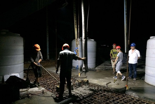 中鐵航空港建設(shè)集團溫繞2標(biāo)郭溪高架橋跨景德西路左幅連續(xù)梁順利合龍