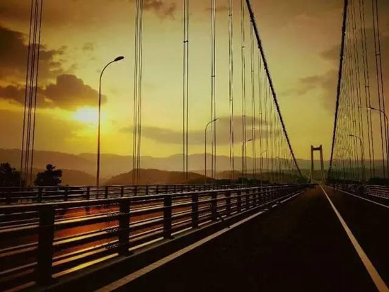 亞洲第一大橋&mdash;&mdash;云南龍江特大橋正式通車