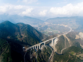我國在建單跨最大連續剛構橋&mdash;&mdash;重慶萬利七分部龍駒特大橋成功合龍