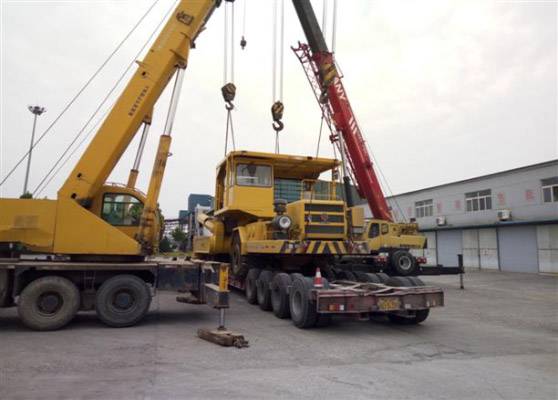 中冶寶鋼技術首臺回轉式抱罐車交付使用