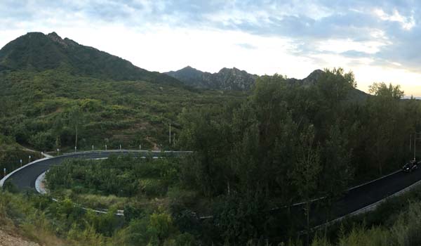 北京密興路項目瀝青下面層攤鋪完成