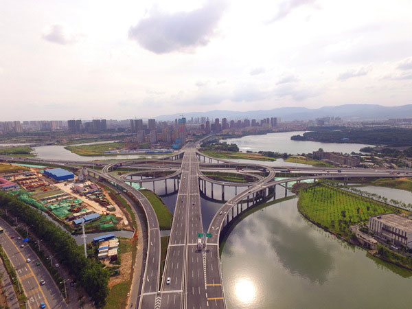 中國(guó)中鐵四局集團(tuán)第五工程有限公司參建的昌九快速路一期工程全線建成通車