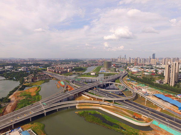 中國(guó)中鐵四局集團(tuán)第五工程有限公司參建的昌九快速路一期工程全線建成通車