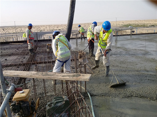 辦公樓項(xiàng)目主體封頂砼施工現(xiàn)場(chǎng)