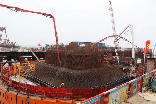 平潭大橋最高主塔墩承臺澆筑完成