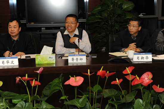 中國(guó)建筑總經(jīng)濟(jì)師魯貴卿主持研討并發(fā)表觀點(diǎn)