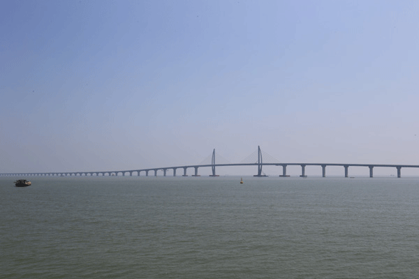 港珠澳大橋橋梁工程勝利貫通