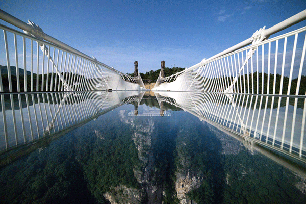 中鐵大橋院設計的張家界大峽谷玻璃橋對外試運營