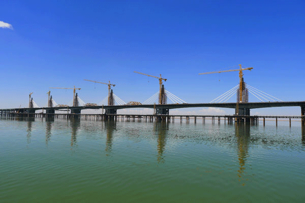 上海遠通路橋工程有限公司烏海甘德爾黃河大橋順利合龍