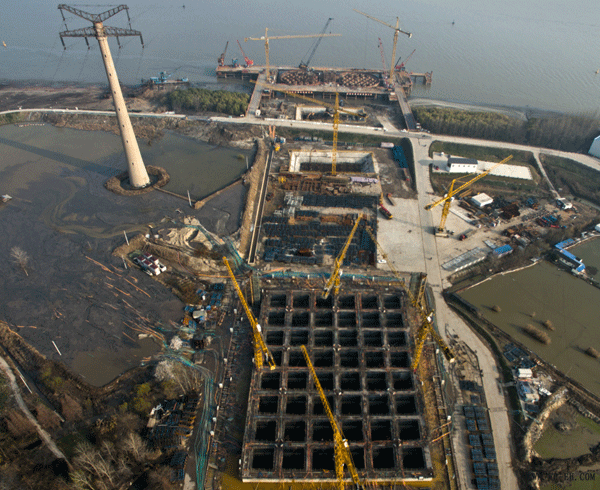 中國最大規(guī)模的橋梁錨碇沉井首次下沉到位