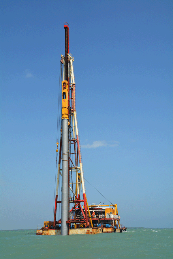 肯尼亞拉姆港項(xiàng)目首根沉樁順利完成