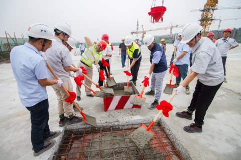 成都京東方項(xiàng)目CUB結(jié)構(gòu)順利封頂