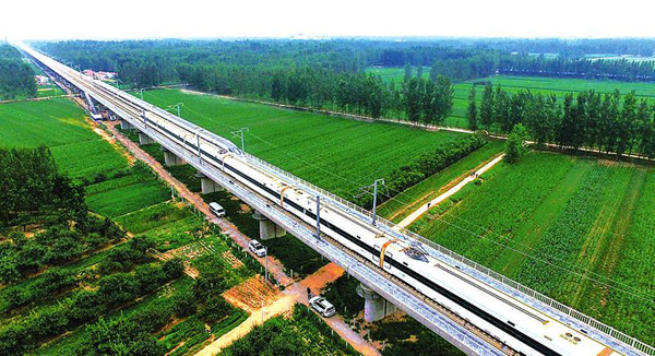 中鐵七局、中鐵電氣化局承建，鄭徐高鐵進(jìn)行交會(huì)實(shí)驗(yàn) 相對時(shí)速840公里，跑在世界前列