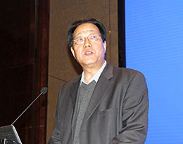 河南省工程建設協會常務副會長邱秉珂致歡迎詞